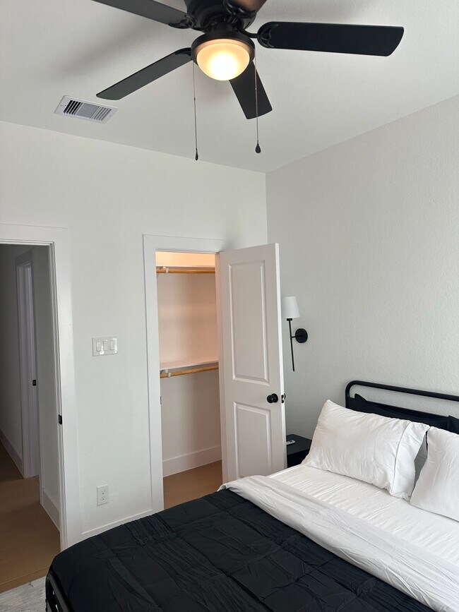 Foto del edificio - 5774 Heron Dr