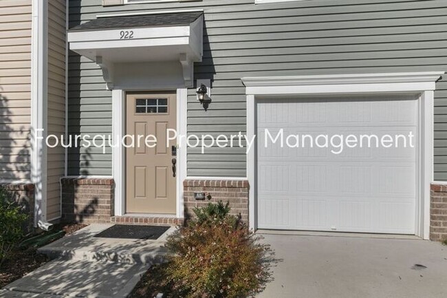 Building Photo - Townhome | 2nd Floor Back Deck| One Car Ga...
