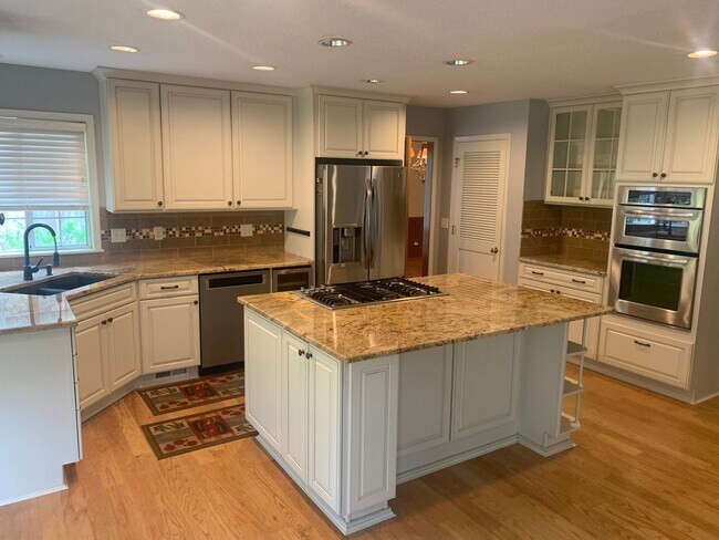 Foto del edificio - 4 br, 2.5 bath House - 15965 NW Foxborough...