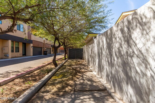 Foto del edificio - 3016 N 37th St