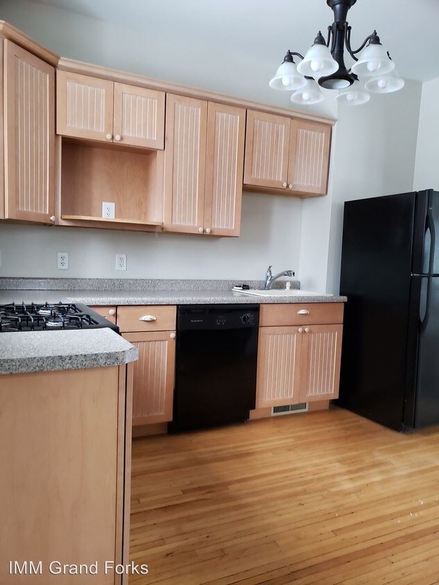 Primary Photo - 4 br, 2 bath House - 1808 University Avenue