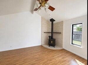 Building Photo - 705 Garden Villa Cir