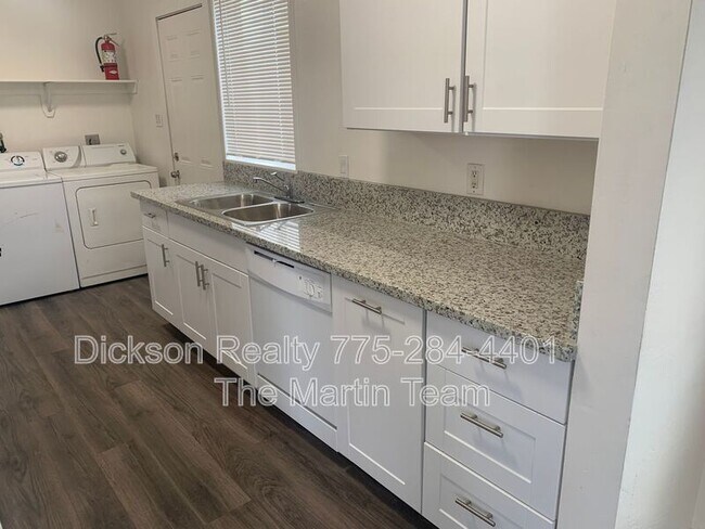Building Photo - 12103 Rocky Mountain St