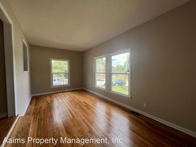 Foto del edificio - 3 br, 1 bath House - 1050 Rulnick Street