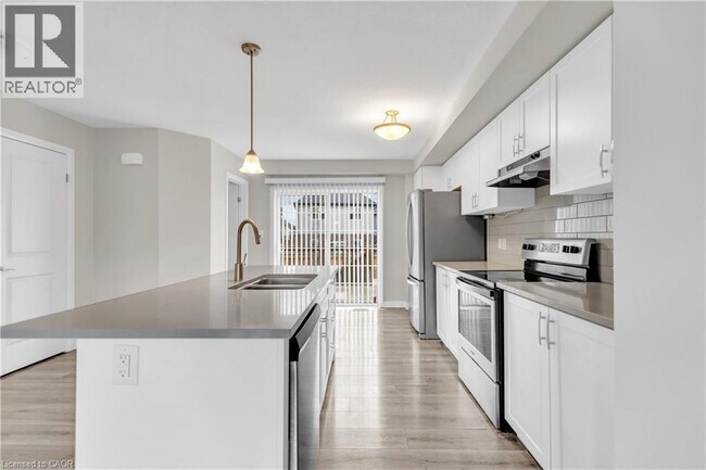 Building Photo - 35 Sportsman Hill St