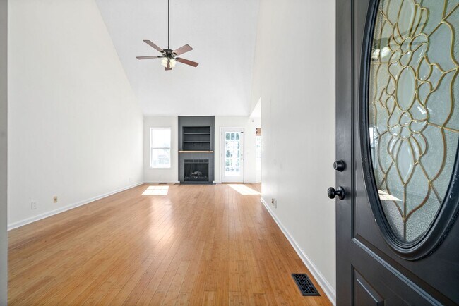 Building Photo - 1697 Cedar Springs Cir