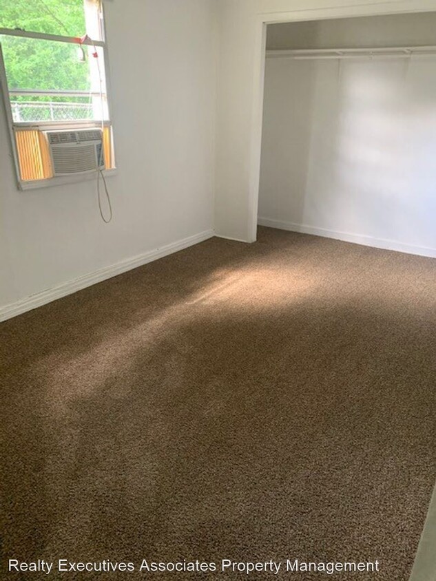 Primary Photo - 1 br, 1 bath House - 219 Main Road