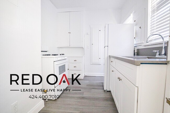 Building Photo - Bright And Spacious Remodeled Studio With ...