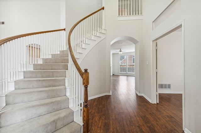 Foto del edificio - 8928 Lakewood Dr