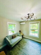 Building Photo - 203 McMakin Dr