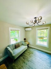 Building Photo - 203 McMakin Dr