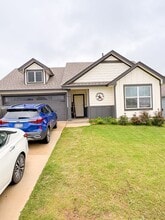 Building Photo - 7303 Veronica Ct