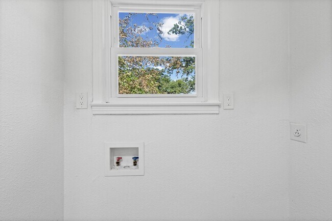 Foto del edificio - 2515 Yeager St