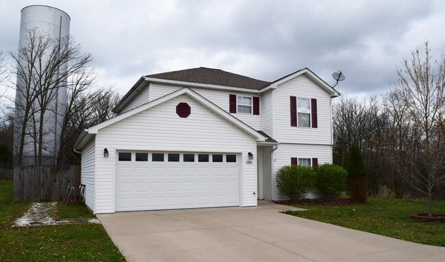 Building Photo - Large 2 story 3 bedroom 2 bathroom!