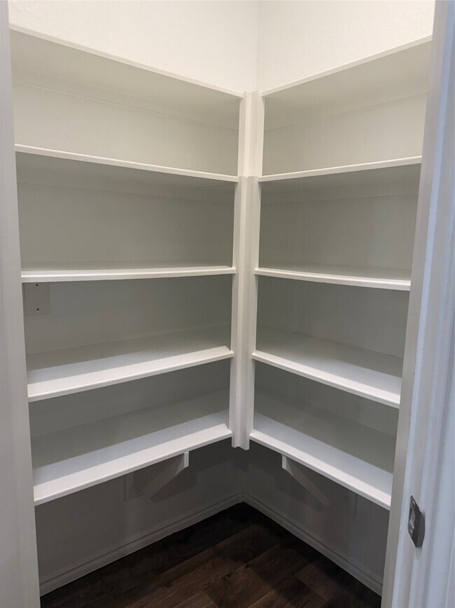 Building Photo - 15310 Dinnet Berm Dr