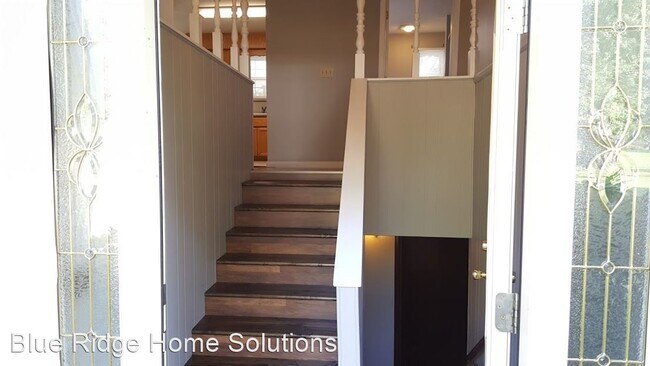 Building Photo - 3 br, 2 bath House - 70 Veldt Lane