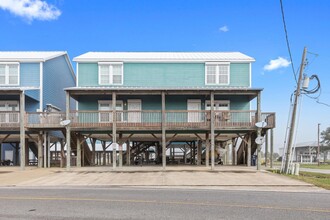 Building Photo - 461 Lake Breeze Rd