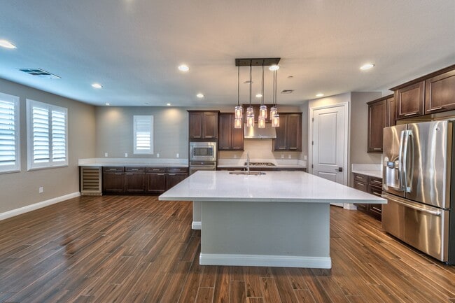 Building Photo - A unique Gem in Inspirada! 5 beds, 3 car, bedroom downstairs and Pool/spa!