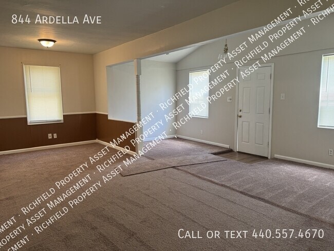 Building Photo - 844 Ardella Ave