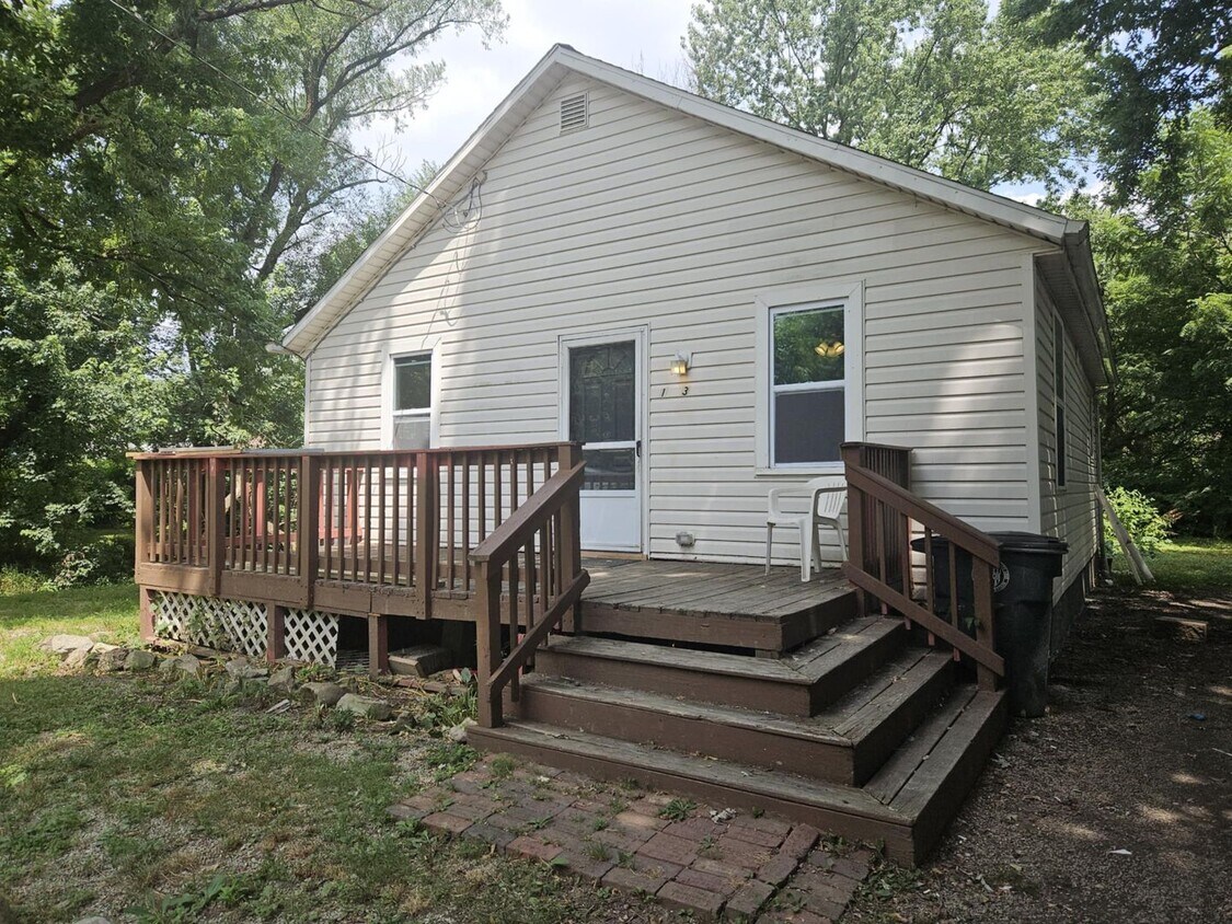 Foto principal - 2 Bed 1 Bath House