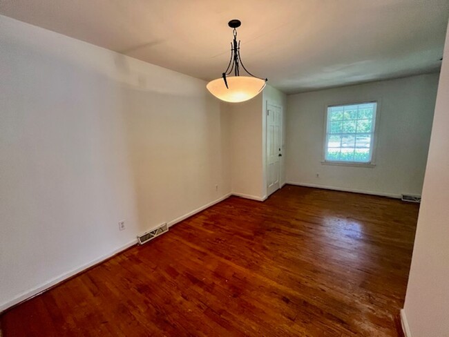 Building Photo - 1519 Harborview Road