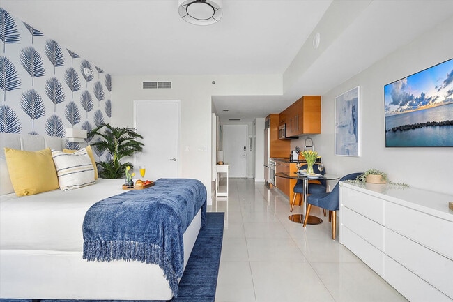 Building Photo - 485 Brickell Ave