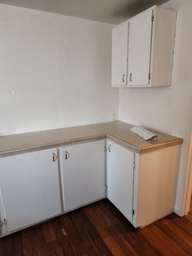 Building Photo - NE Home with pool for rent