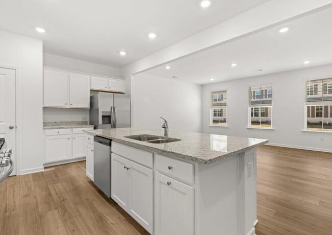 Foto del edificio - 102 Smithwood Dr