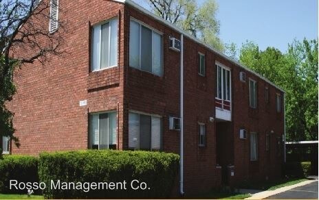 Primary Photo - 2755 E Maple Rd