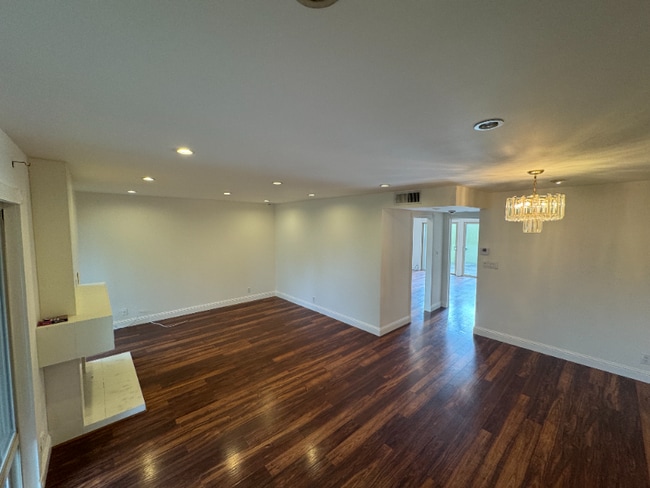 Photo - 3031 Flora Vista Townhome