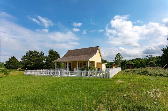 Building Photo - 404 N Meyersville Rd