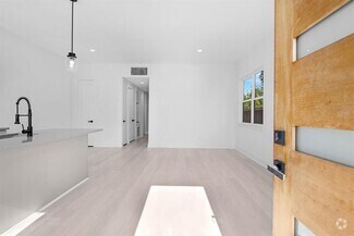 Building Photo - 1009 Lucky St