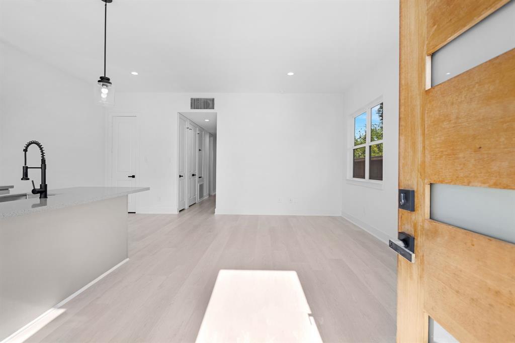 Foto principal - 1009 Lucky St