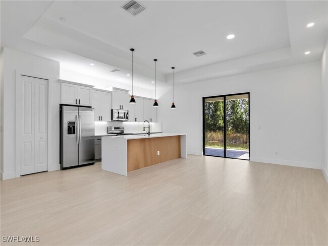 Foto del edificio - 1913 NW 24th Ave