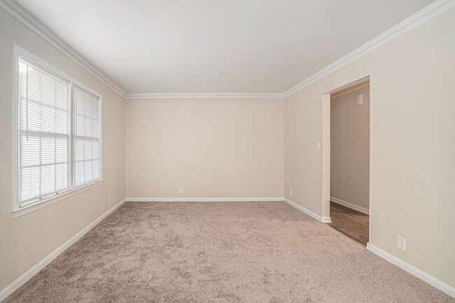Building Photo - 5 Bedroom Large Ranch with Finished Basement