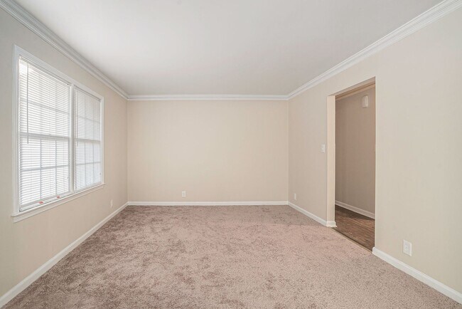 Foto del edificio - 5 Bedroom Large Ranch with Finished Basement