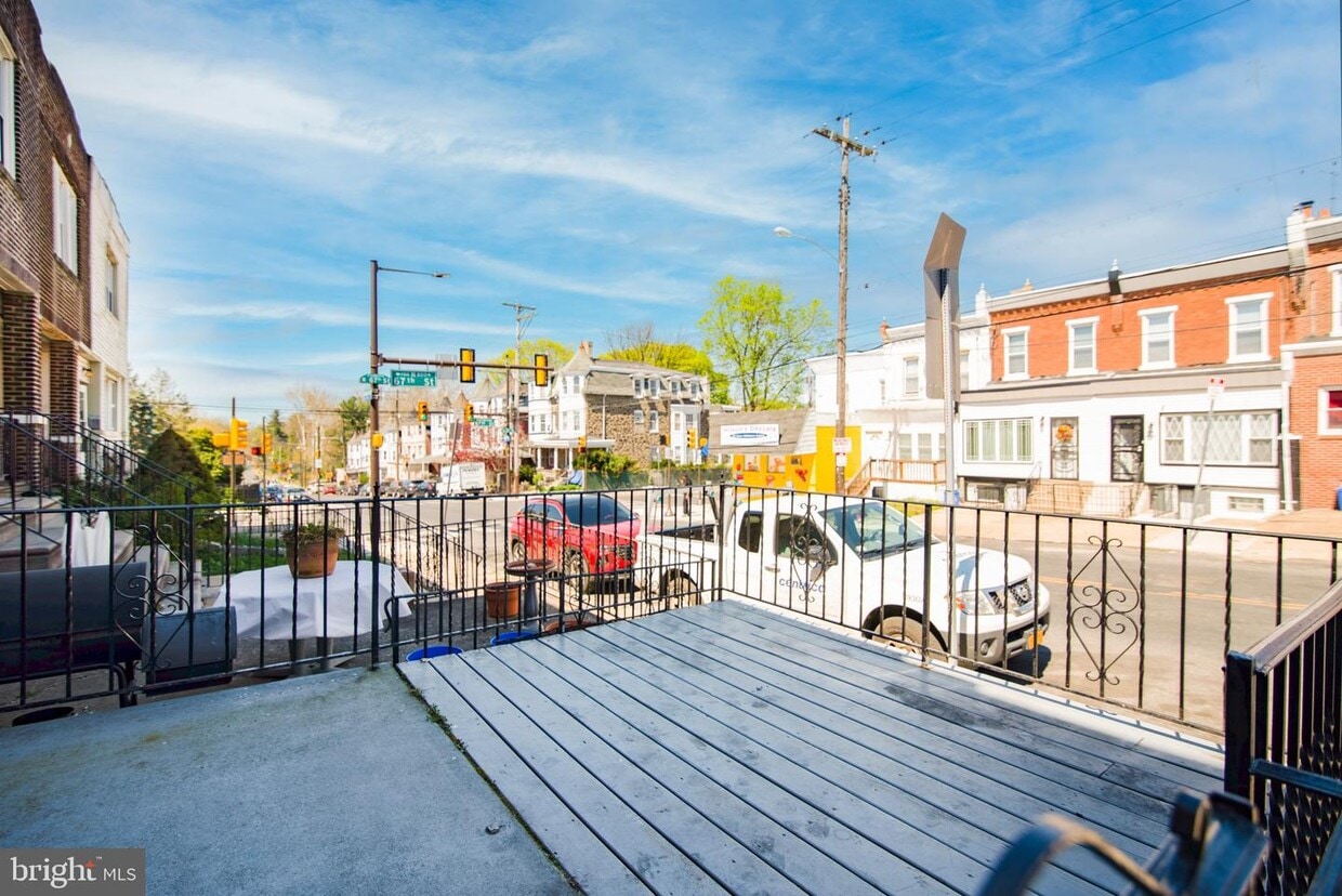 Primary Photo - 6640 Lansdowne Ave