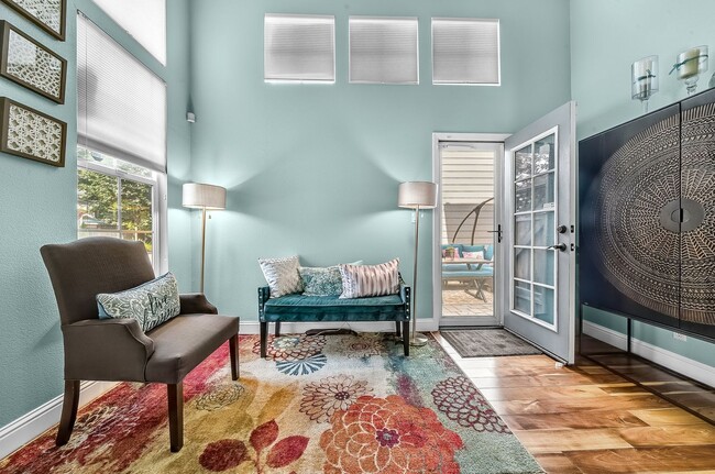 Foto del edificio - Beautifully updated 3-bedroom home close to shopping