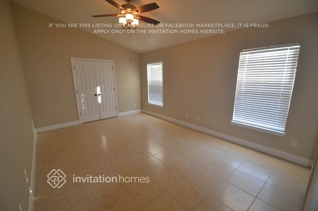 Building Photo - 5328 Blue Grass St