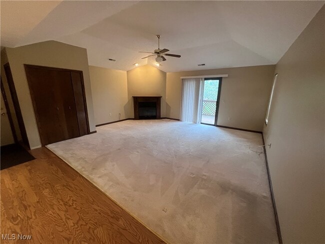 Building Photo - 8591 Scenicview Dr