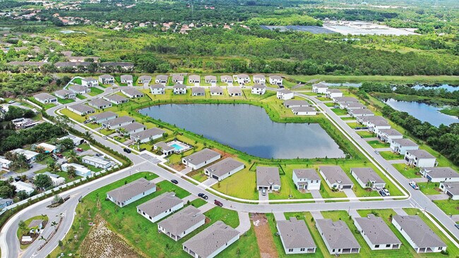 Building Photo - 5929 SE Sky Blue Cir