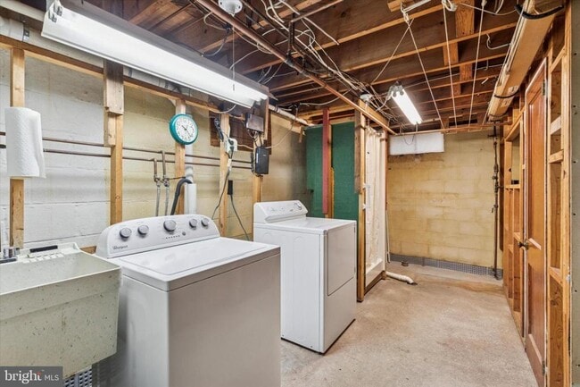 Foto del edificio - 1068 N Warren St