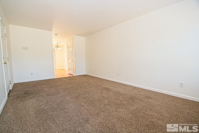 Building Photo - 670 Starlite Dr