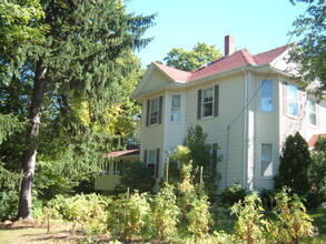 Building Photo - 11 Maple Ave