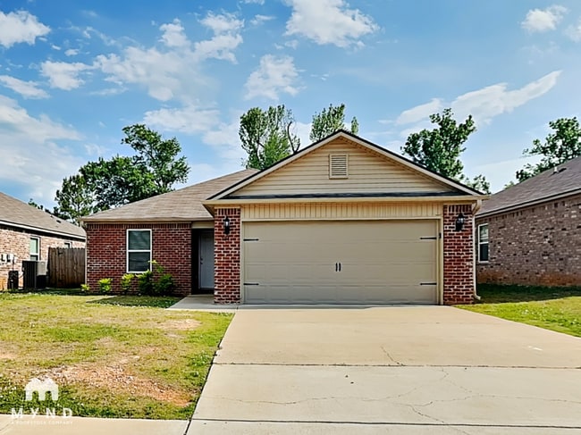 Building Photo - 804 The Heights Ln