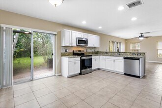 Building Photo - 1533 Rialto Dr