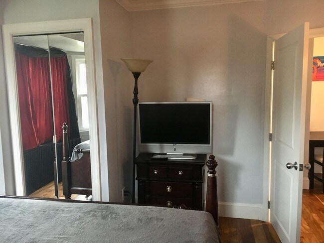 Bedroom - 402 Jack St