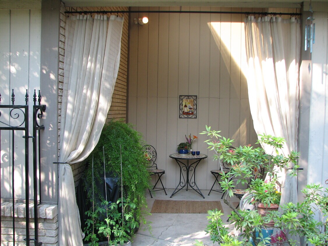 Primary Photo - 5872 Ryewyck Dr