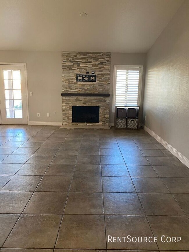 Building Photo - 2 Bedroom 2 Bath Pool house for rent in Pa...