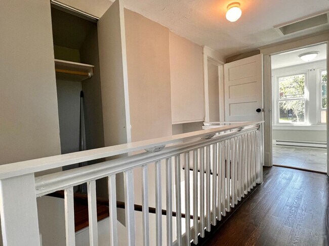 Building Photo - 1009 Carlton Ave. Unit A Charlottesville, ...